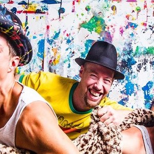 “Power To The Pipo”的封面