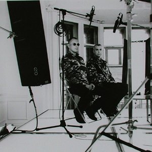 “Pet Shop Boys”的封面