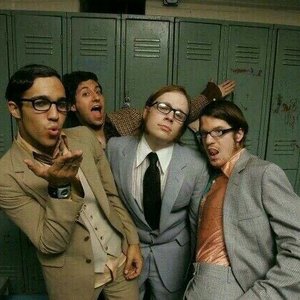 “Fall Out Boy”的封面