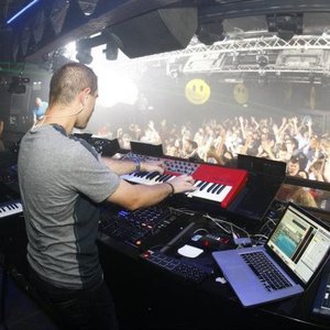 Immagine per 'Giuseppe Ottaviani & Walsh & McAuley Feat Emma Lock'
