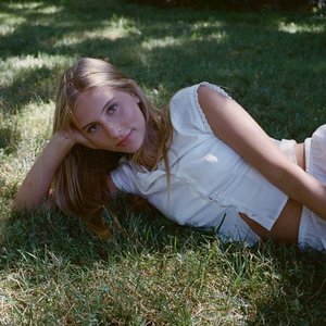 “Romy Mars”的封面
