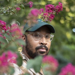 “Bartees Strange”的封面