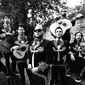 “Mariachi El Bronx”的封面