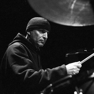 “Paul Motian”的封面