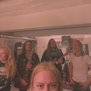 “Pääkallo”的封面