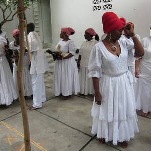 “Roots Of Haiti”的封面