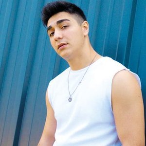 “Sezer Sarıgöz”的封面