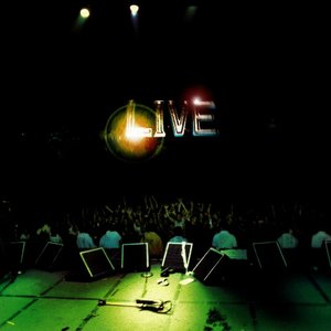 “Live”的封面