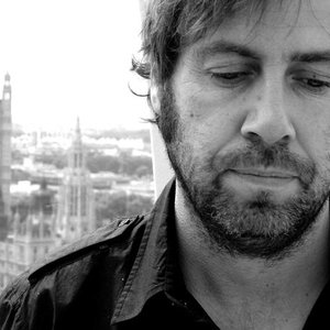 “Peter Bruntnell”的封面