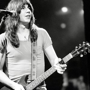 “Pat Travers”的封面