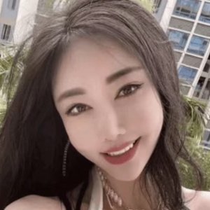 “What It Is (Jiafei)”的封面