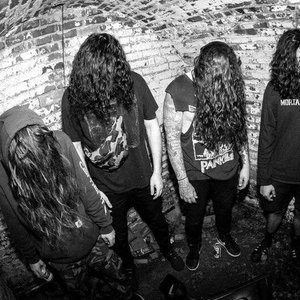 Bild für 'Fuming Mouth'