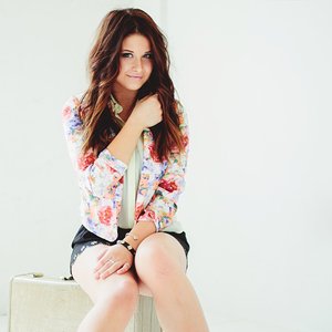 Image for 'Savannah Outen'