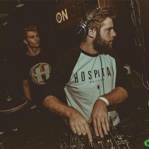 “BassDubbers”的封面