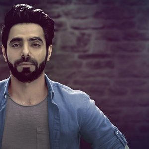 “Aparshakti Khurana”的封面
