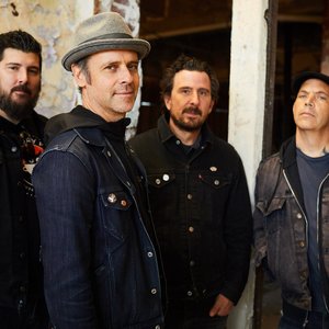 “The Bouncing Souls”的封面