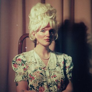 “The Higher the Hair, the Closer to God”的封面