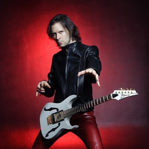 'Paul Gilbert'の画像