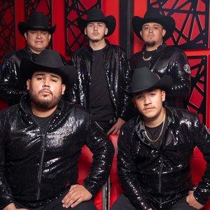 “Hermanos Espinoza”的封面