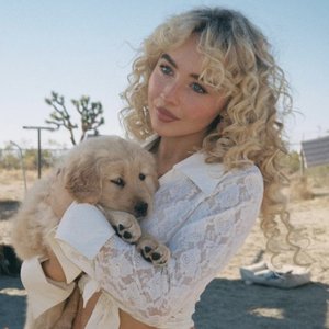 “Sabrina Carpenter”的封面