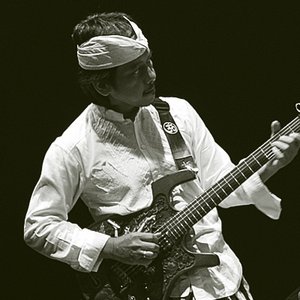 “Dewa Budjana”的封面