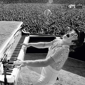 Immagine per 'Elton John'