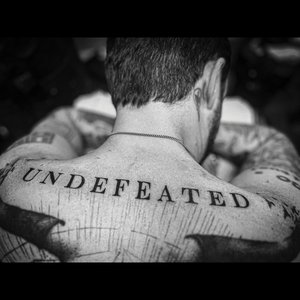 “Undefeated”的封面