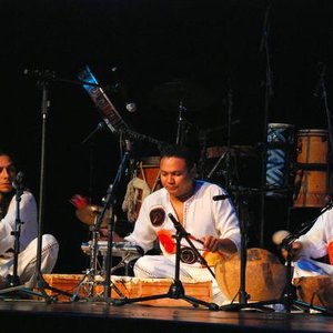 “Trio Manari”的封面