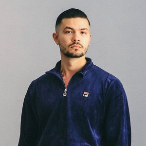 “Young Troy”的封面
