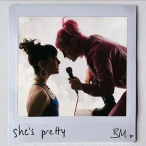 “She's Pretty”的封面