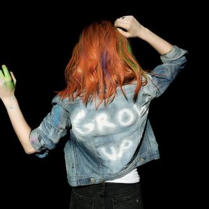 “Paramore”的封面
