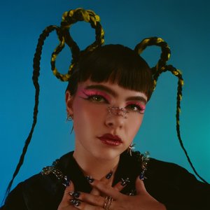 “BENEE”的封面