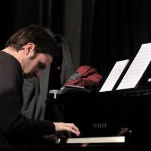 'Julian Oliver Mazzariello' için resim