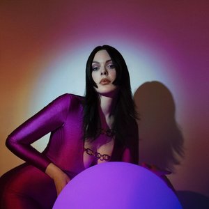 “Bobbie Dazzle”的封面