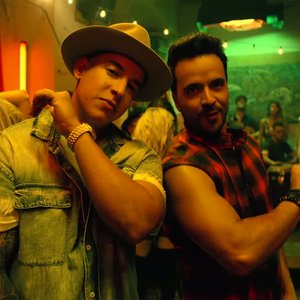 'Luis Fonsi & Daddy Yankee' için resim