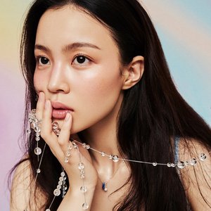 'LEE HI' için resim