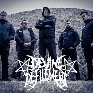 “Devine Defilement”的封面