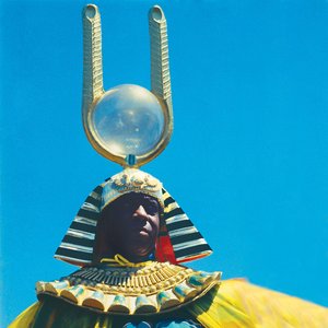 “Sun Ra”的封面