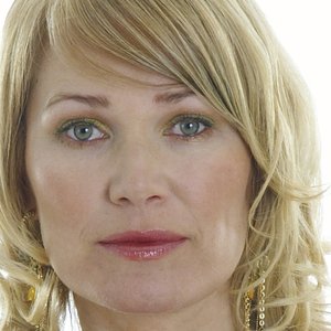 Bild för 'Benedicte Adrian'