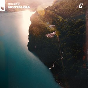 “Nostalgia”的封面