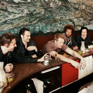 Immagine per 'Queens of the Stone Age'