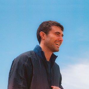 Изображение для 'Fred again..'