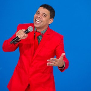 “Emerson Dias”的封面