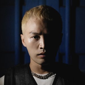 “MICRODOT”的封面