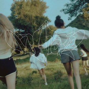 “Welcome To MY World (feat. nævis)”的封面