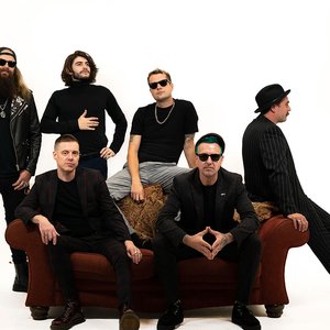 “The Bar Stool Preachers”的封面