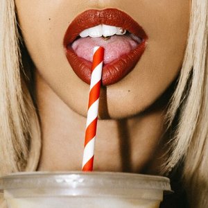 “Iced Coffee”的封面