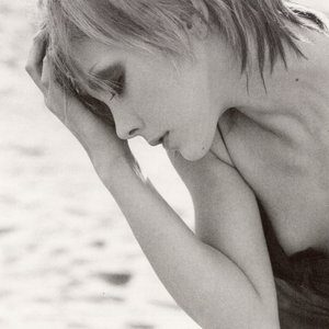 “Anna Tsuchiya”的封面