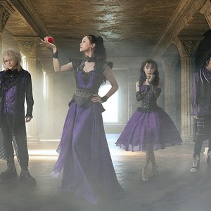 Zdjęcia dla 'LIV MOON'
