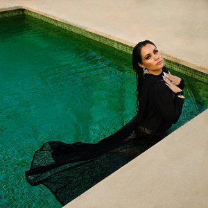 Image for 'Äiti Teresa (feat. Bizi)'